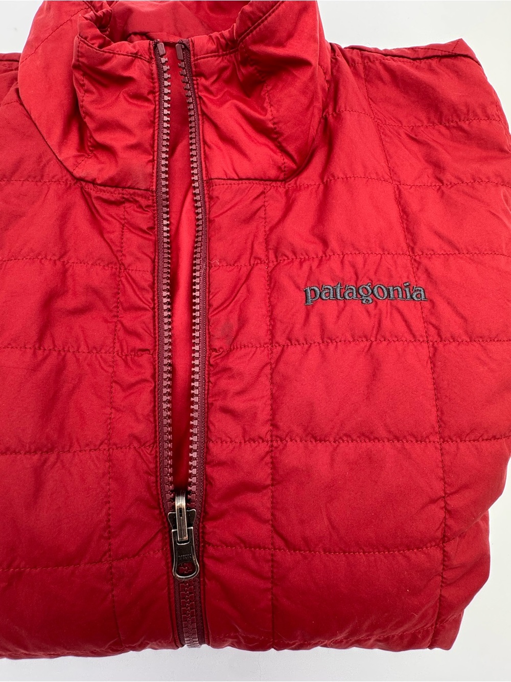 Patagonia Men’s Deep Red Reversible Jacket - Picture 9 of 9